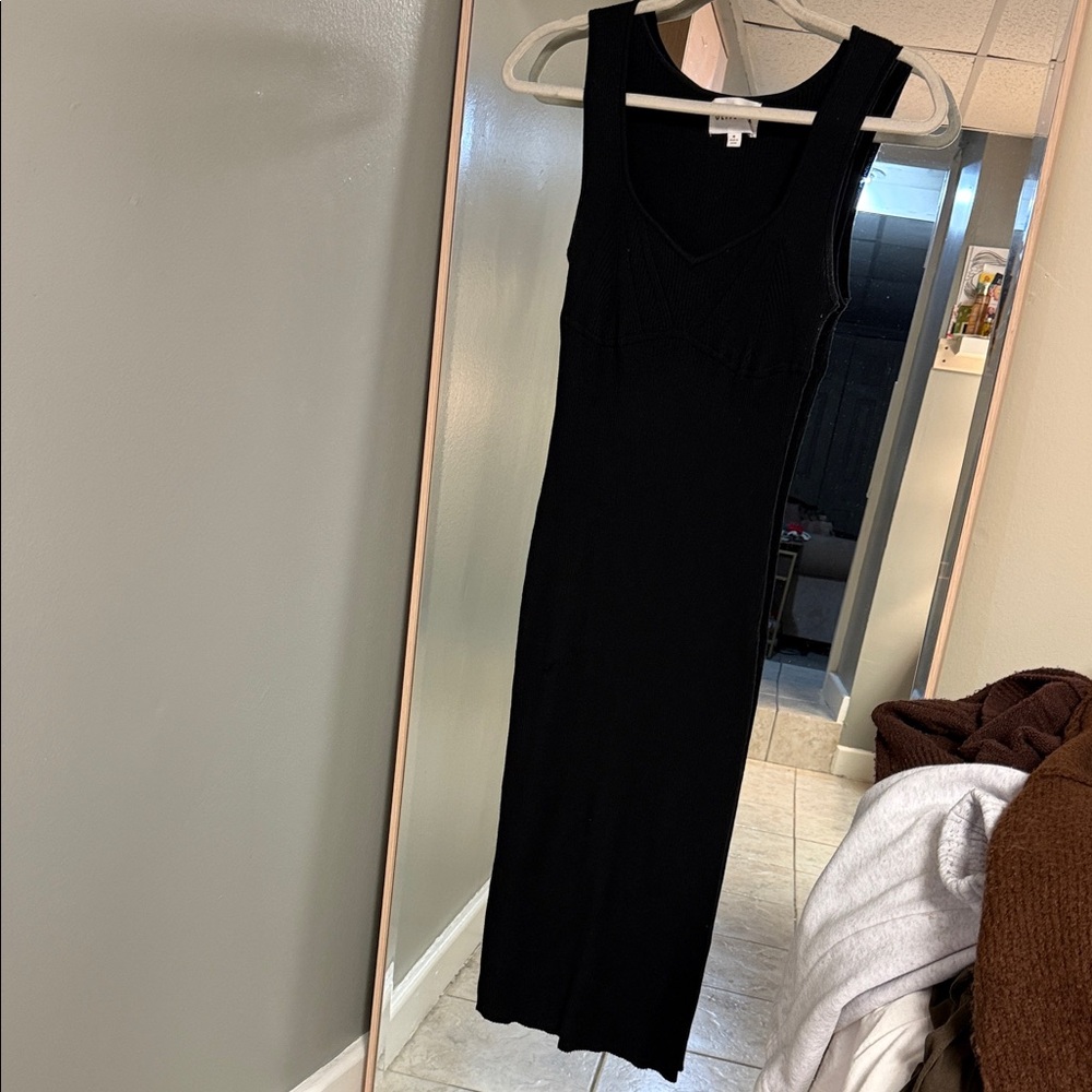 Olive & Oak Black Midi Dress